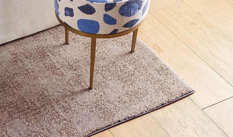 Mediterranean-Living-Couture-Oak-8U330-02034-Crema-Artistic-Presence-CC73B-00751-H-RUG-DETAIL-1 Mediterranean-Living-Couture-Oak-8U330-02034-Crema-Artistic-Presence-CC73B-00751-H-RUG-DETAIL-1